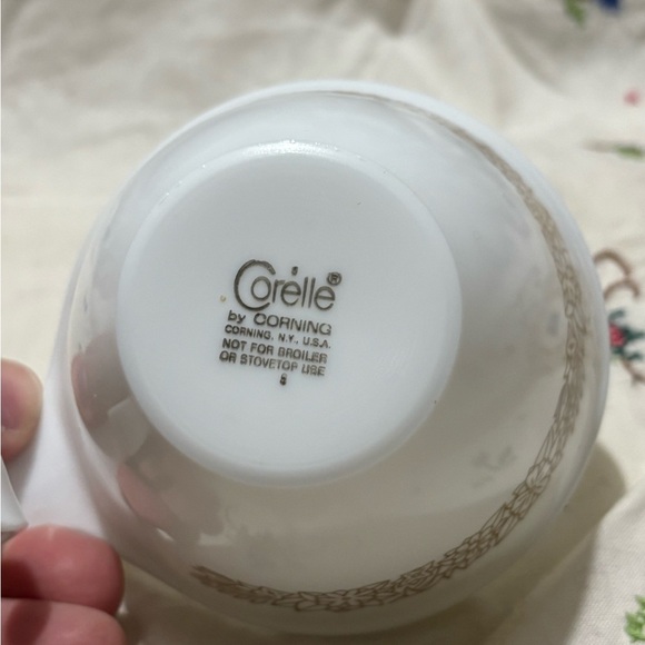 Vintage Corelle White and Brown Floral Mug - Picture 4 of 6